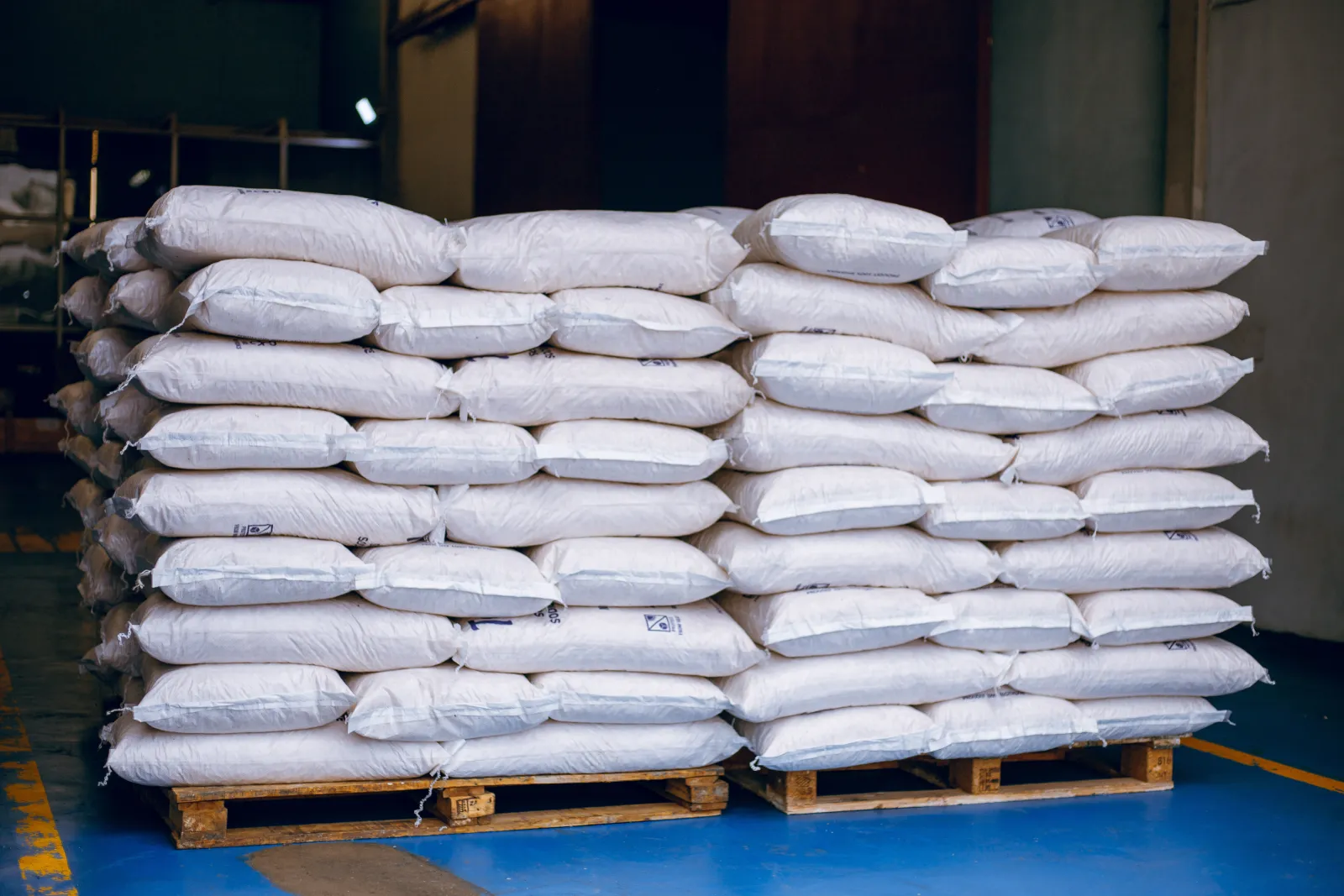 100% Nigerian palm oil products display